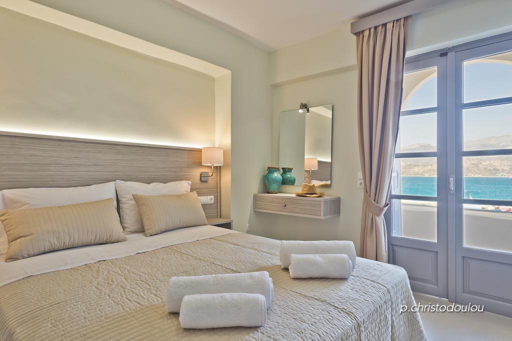 Nereus Luxurious Suites การ์ปาตอส ภายนอก รูปภาพ