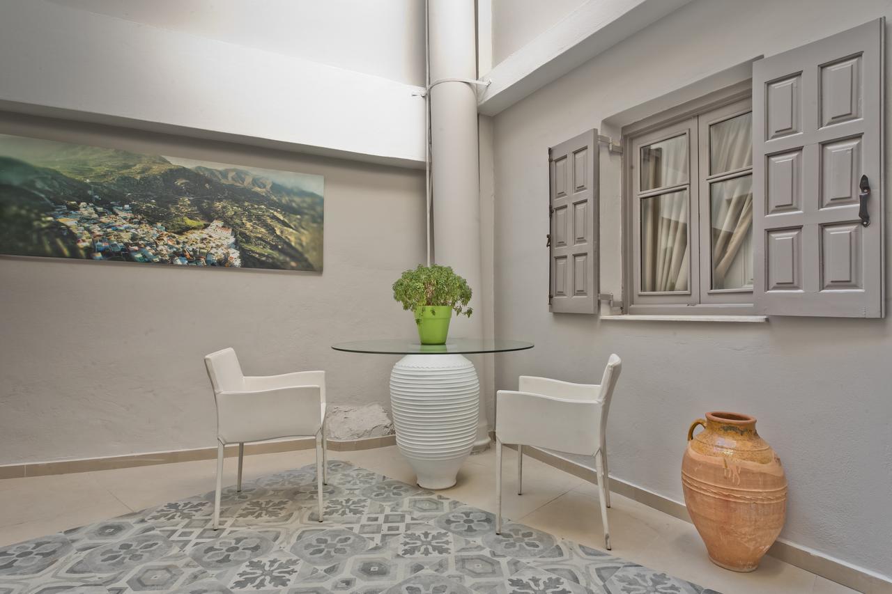 Nereus Luxurious Suites การ์ปาตอส ภายนอก รูปภาพ